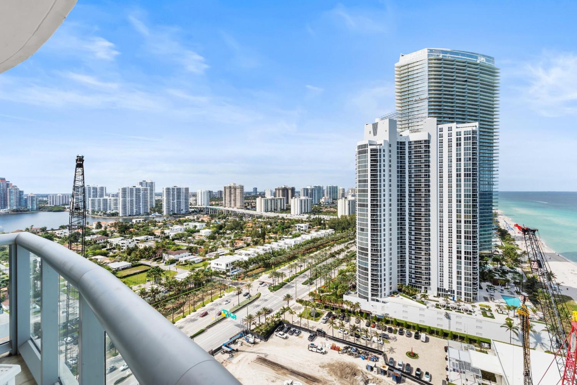 Above It All - A Luxurious Penthouse With High Ceilings Sunny Isles Beach Εξωτερικό φωτογραφία