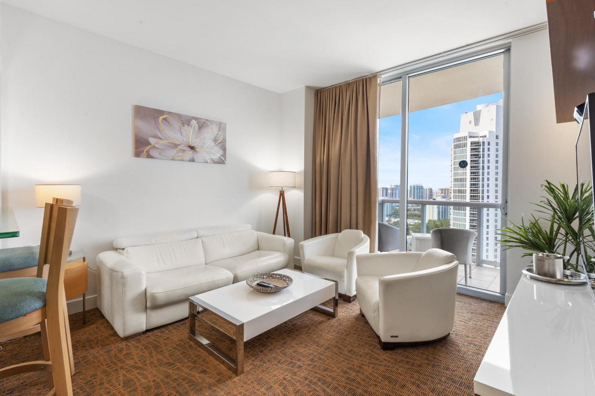 Above It All - A Luxurious Penthouse With High Ceilings Sunny Isles Beach Εξωτερικό φωτογραφία